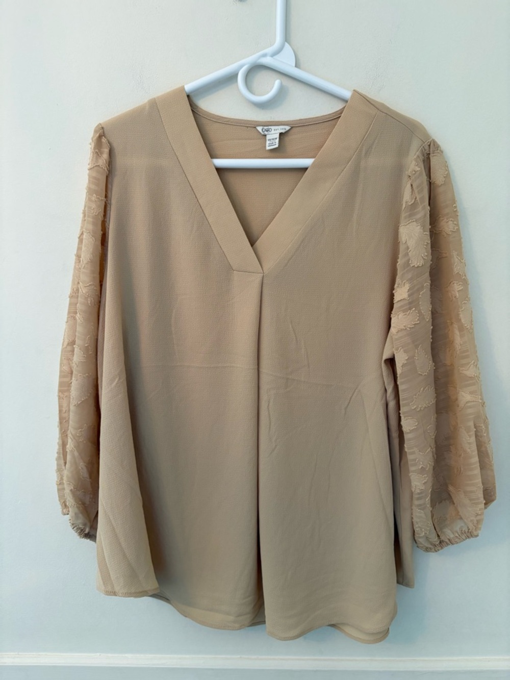 CATO Women’s Floral Soft Beige V Neck Top W Balloon Sheer Sleeves Sz 14-16W EUC